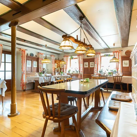 Landgasthof Zum Pflug Hotel 3*