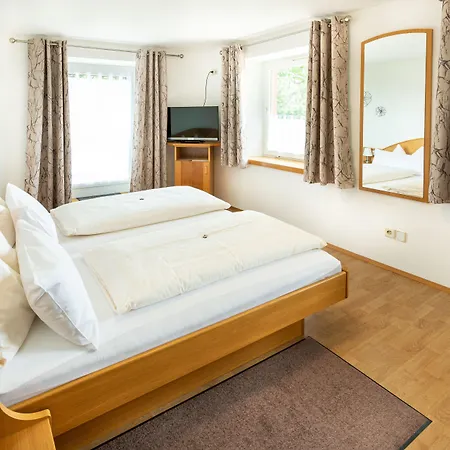 Landgasthof Zum Pflug 3*